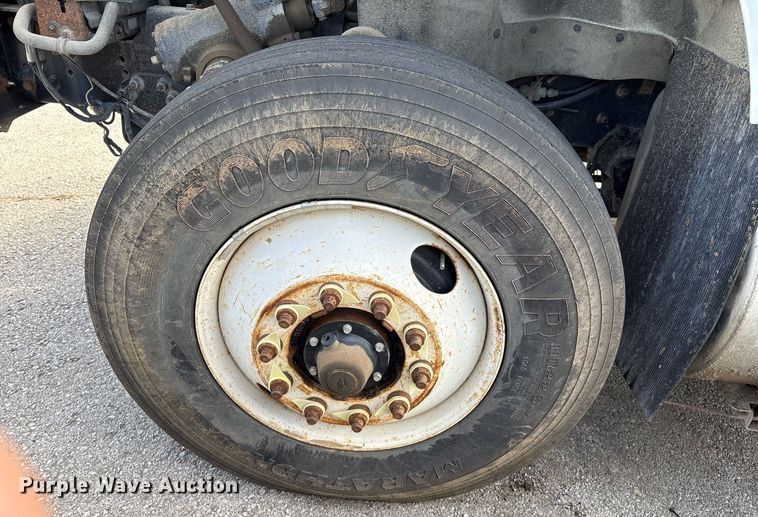 image for item EG8451 2011 International 7400 dump truck