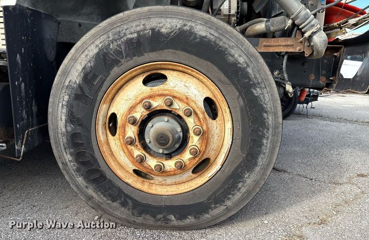 image for item EG8451 2011 International 7400 dump truck