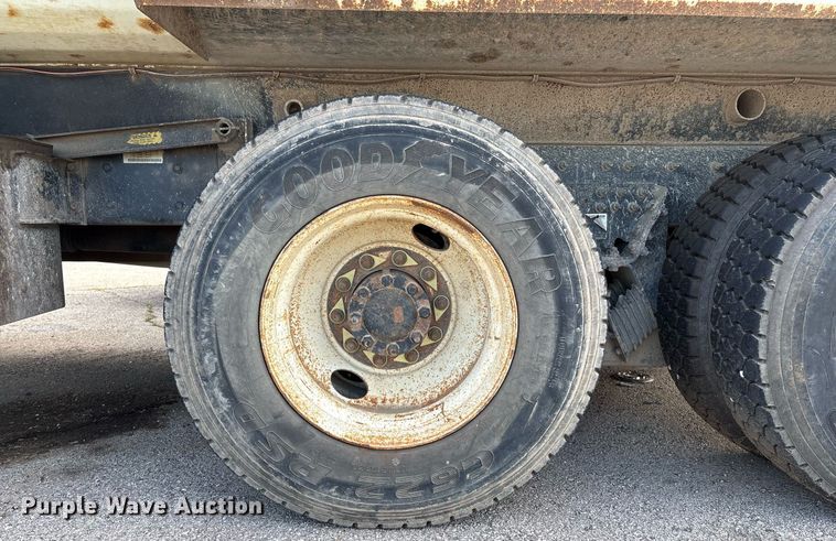 image for item EG8451 2011 International 7400 dump truck