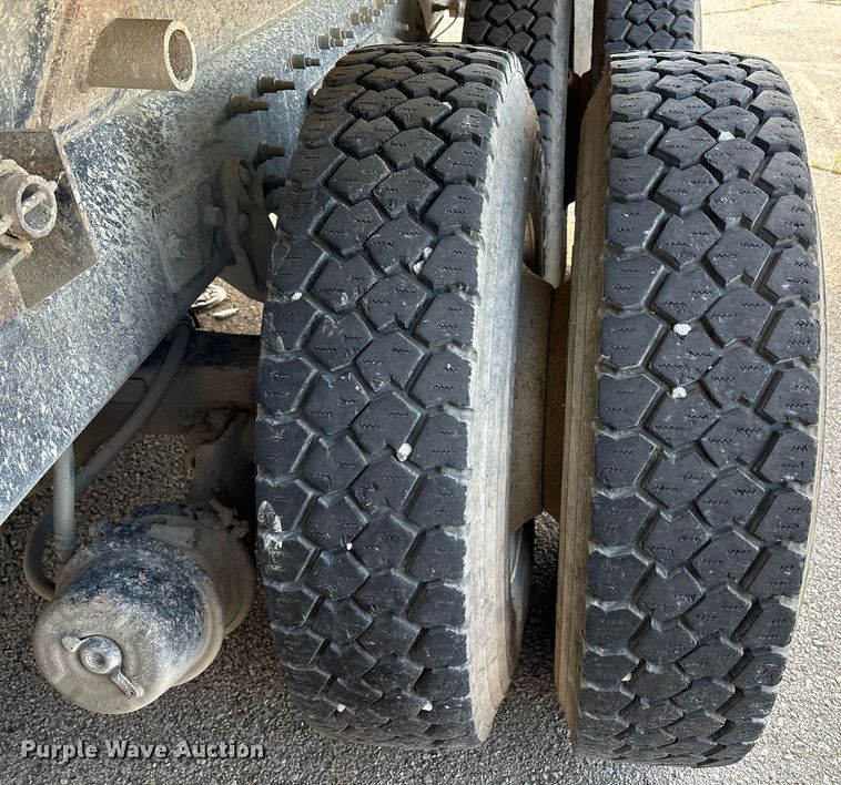 image for item EG8451 2011 International 7400 dump truck