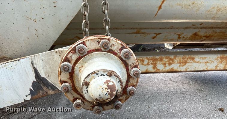 image for item EG8452 1998 Knight 8030 manure spreader