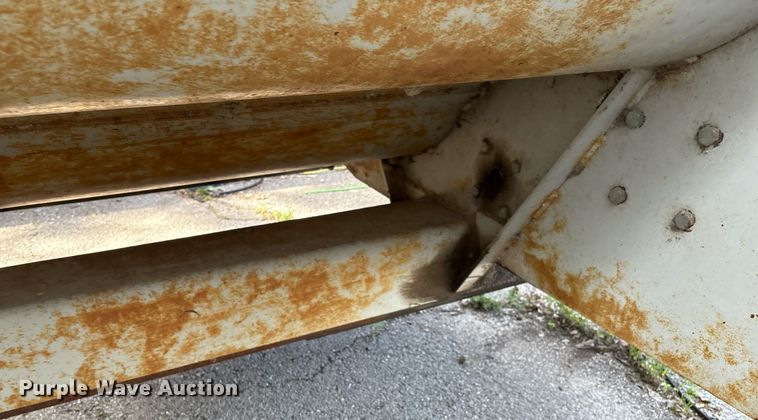 image for item EG8452 1998 Knight 8030 manure spreader