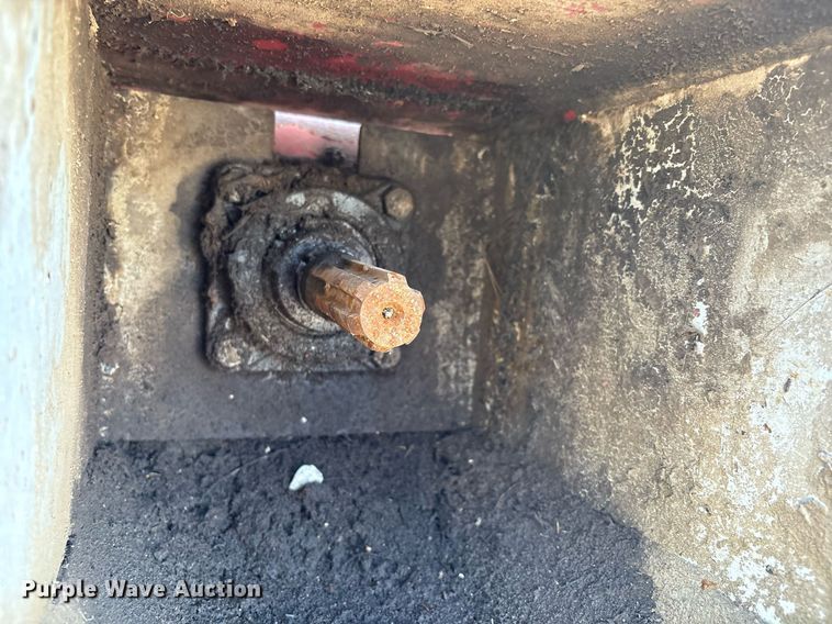 image for item EG8452 1998 Knight 8030 manure spreader