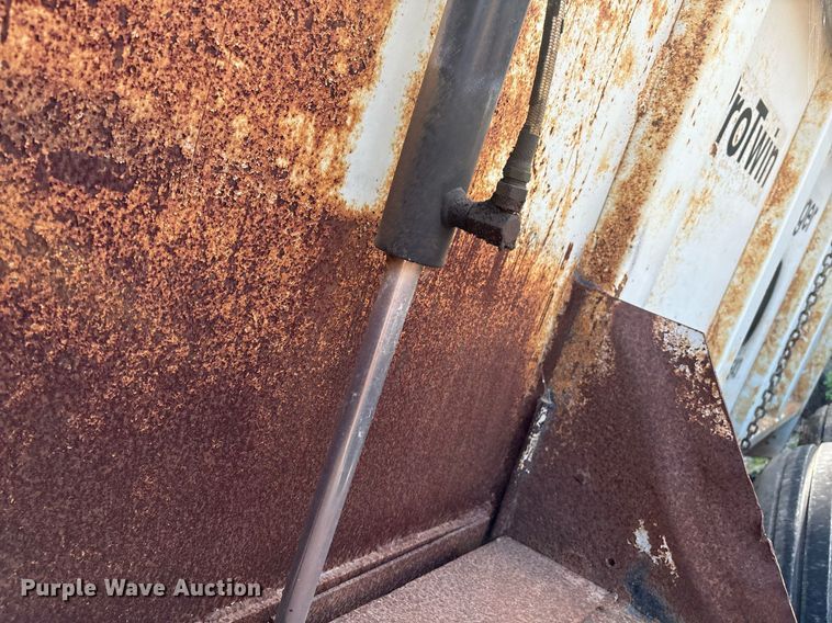 image for item EG8452 1998 Knight 8030 manure spreader