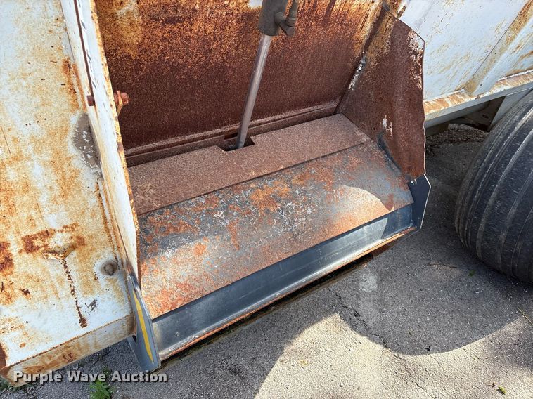 image for item EG8452 1998 Knight 8030 manure spreader