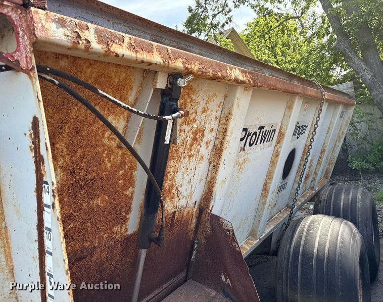 image for item EG8452 1998 Knight 8030 manure spreader