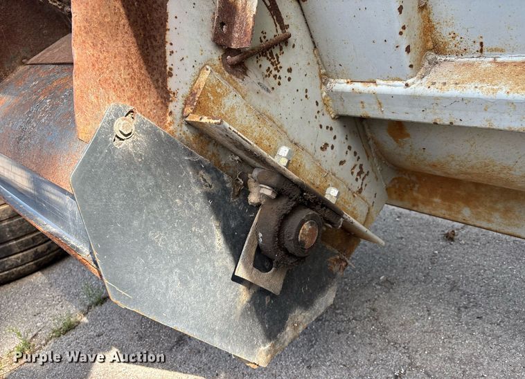 image for item EG8452 1998 Knight 8030 manure spreader