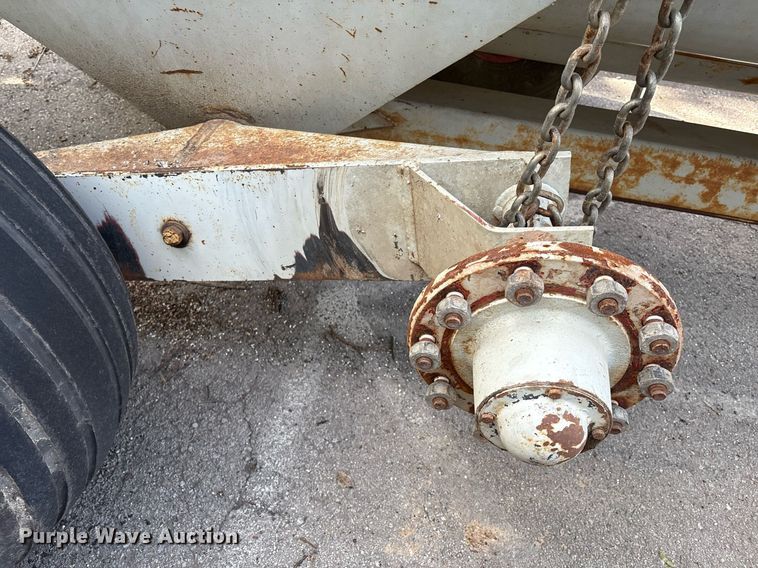 image for item EG8452 1998 Knight 8030 manure spreader