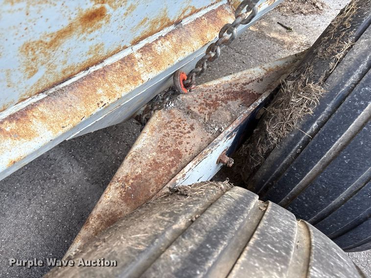 image for item EG8452 1998 Knight 8030 manure spreader