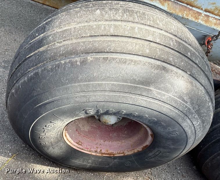 image for item EG8452 1998 Knight 8030 manure spreader