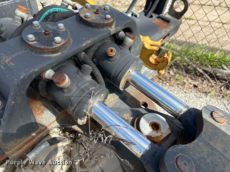 image for item EG8453 2004 Caterpillar BH30 skid steer backhoe