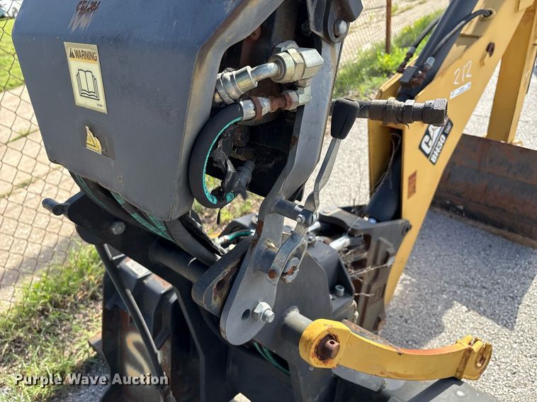 image for item EG8453 2004 Caterpillar BH30 skid steer backhoe