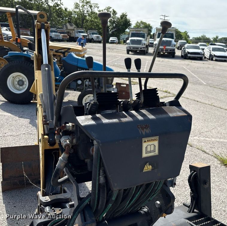 image for item EG8453 2004 Caterpillar BH30 skid steer backhoe