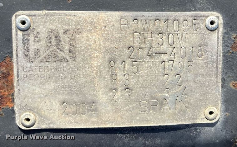 image for item EG8453 2004 Caterpillar BH30 skid steer backhoe