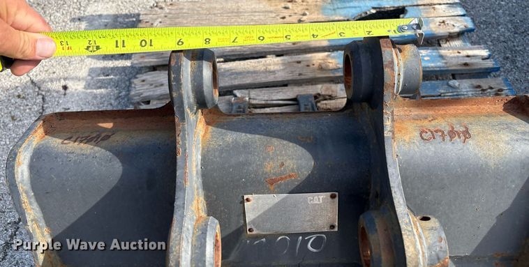 image for item EG8454 Caterpillar CHMHDG 060423 excavator bucket