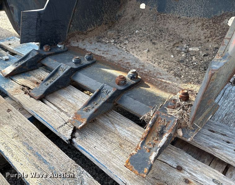 image for item EG8454 Caterpillar CHMHDG 060423 excavator bucket