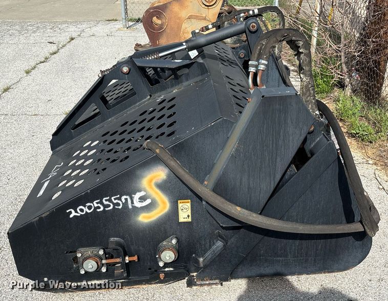 image for item EG8455 2004 Caterpillar LR18B skid steer landscape rake