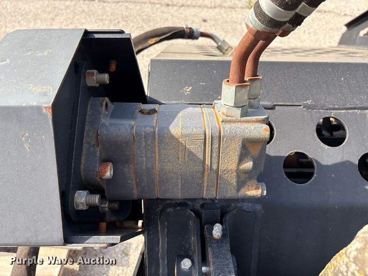 image for item EG8455 2004 Caterpillar LR18B skid steer landscape rake