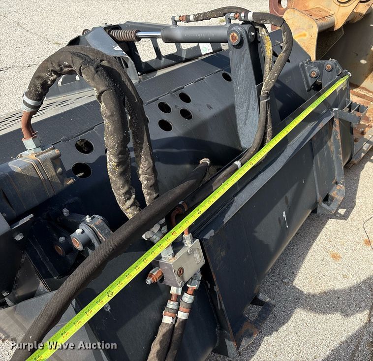 image for item EG8455 2004 Caterpillar LR18B skid steer landscape rake