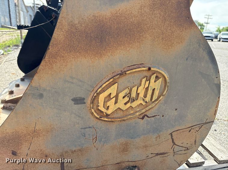 image for item EG8458 John Deere 200 excavator bucket