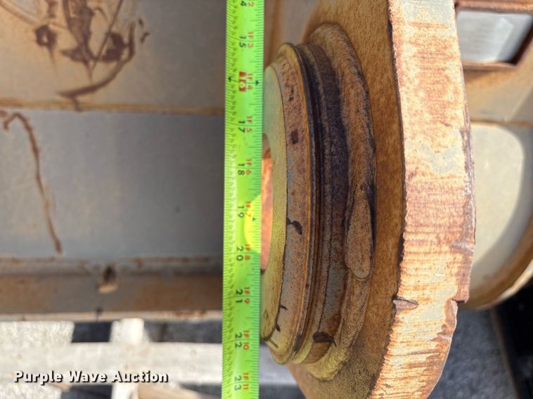 image for item EG8458 John Deere 200 excavator bucket