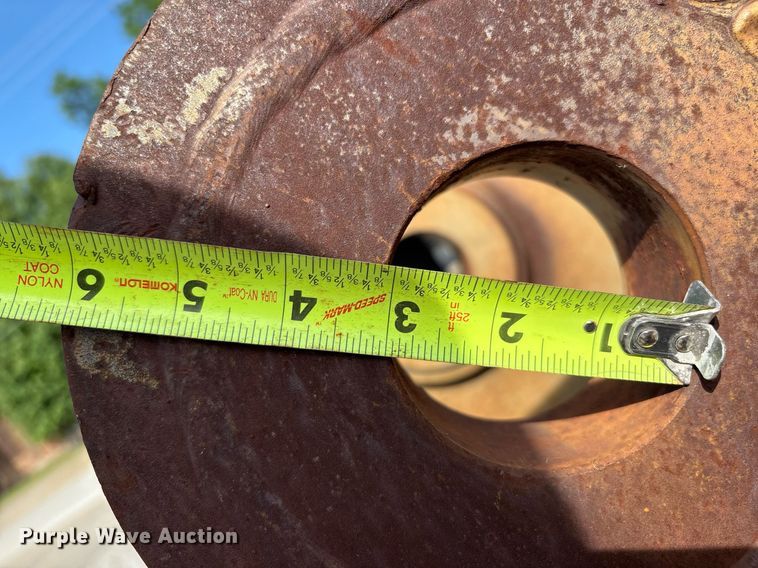 image for item EG8458 John Deere 200 excavator bucket