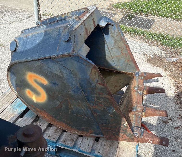 image for item EG8459 excavator bucket