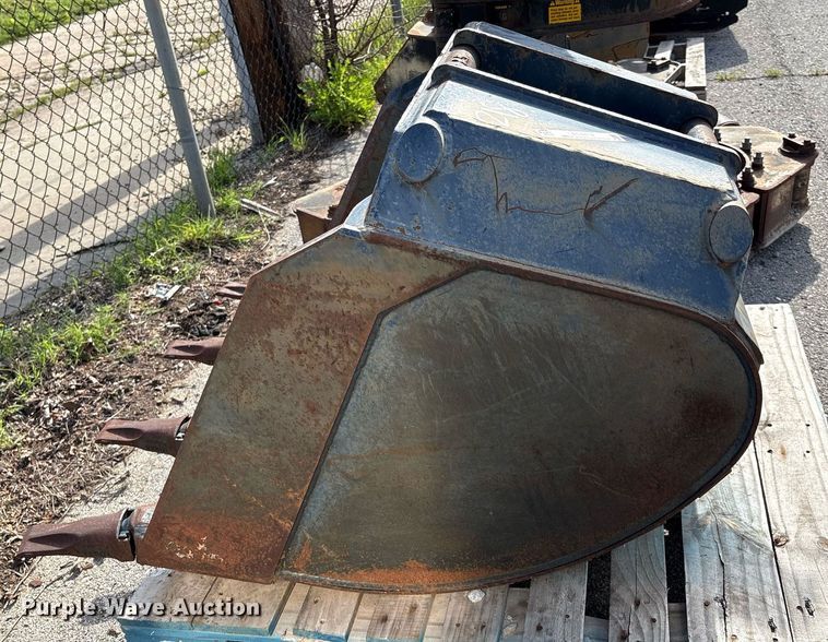 image for item EG8459 excavator bucket