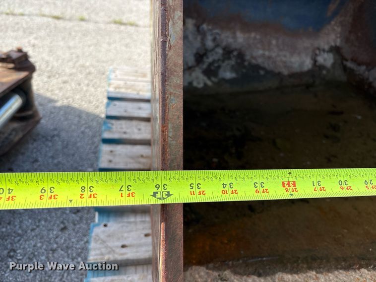 image for item EG8459 excavator bucket