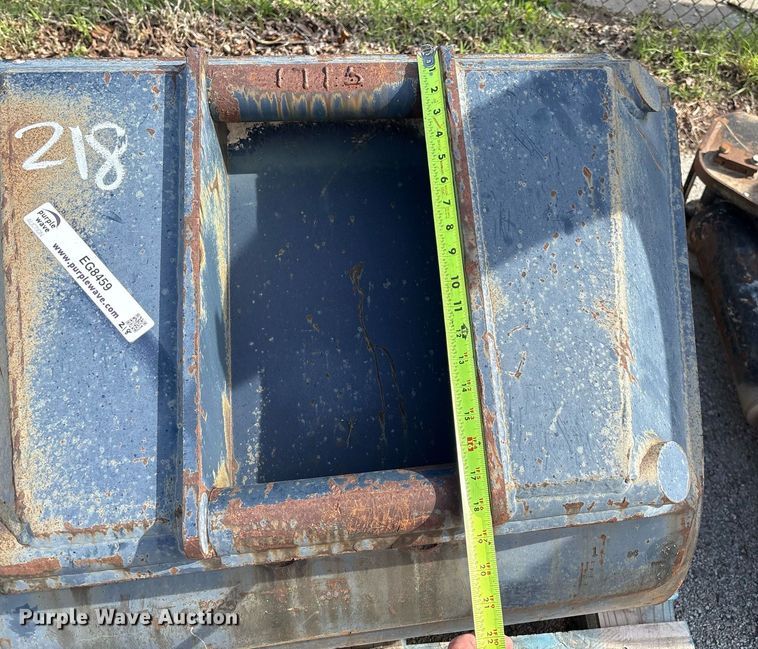 image for item EG8459 excavator bucket