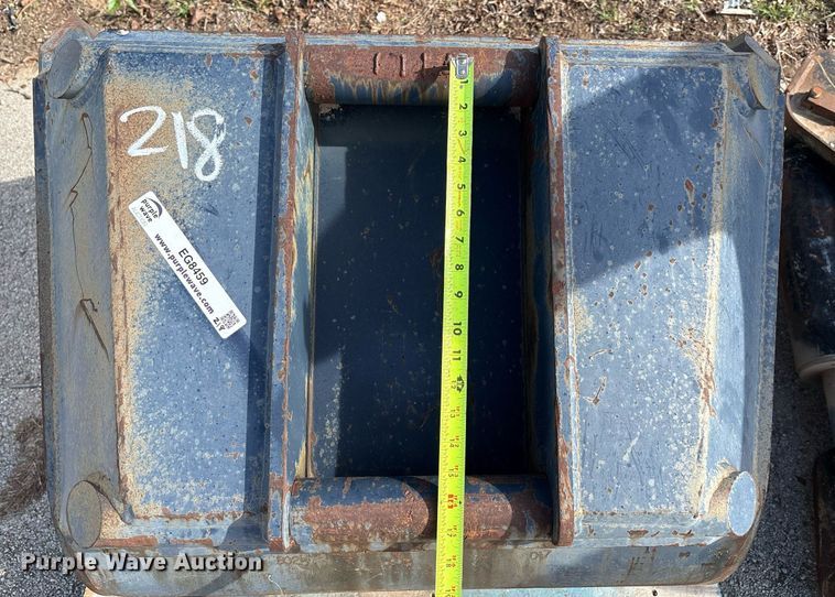 image for item EG8459 excavator bucket