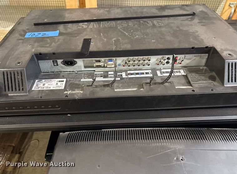 image for item EG8476 Approximately 12 monitors