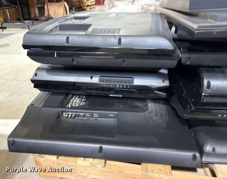 image for item EG8476 Approximately 12 monitors