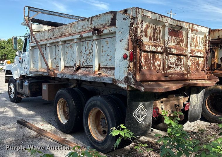image for item EG8479 2000 International 2554 dump truck