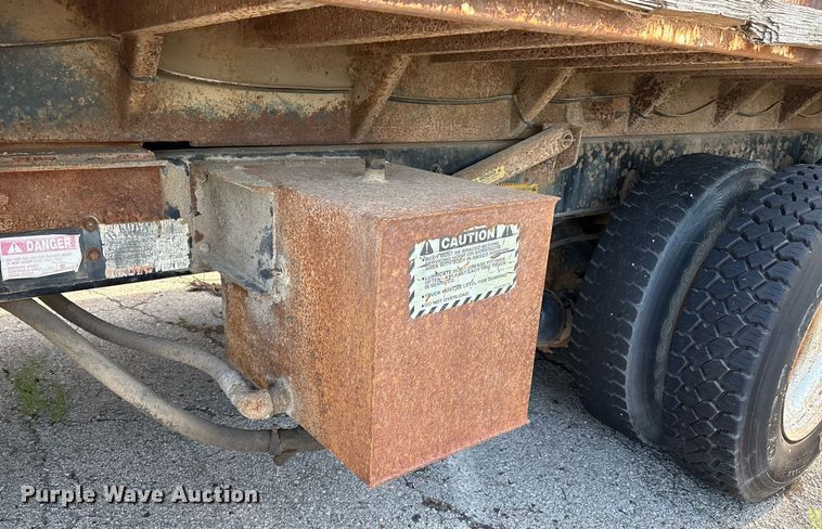 image for item EG8479 2000 International 2554 dump truck