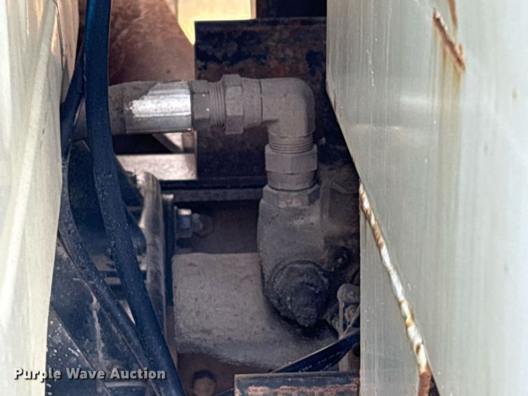 image for item EG8479 2000 International 2554 dump truck