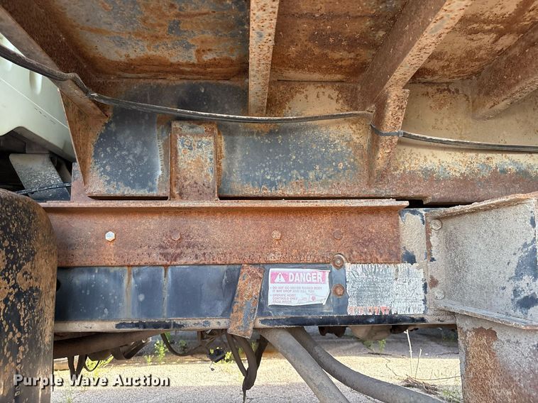 image for item EG8479 2000 International 2554 dump truck