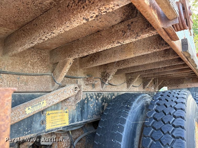 image for item EG8479 2000 International 2554 dump truck