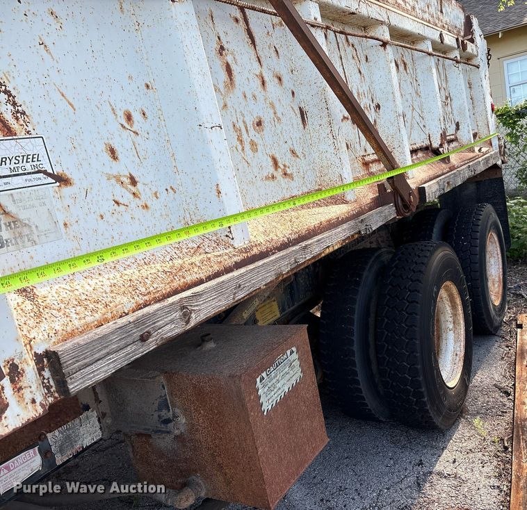 image for item EG8479 2000 International 2554 dump truck