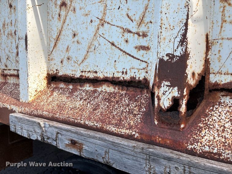 image for item EG8479 2000 International 2554 dump truck