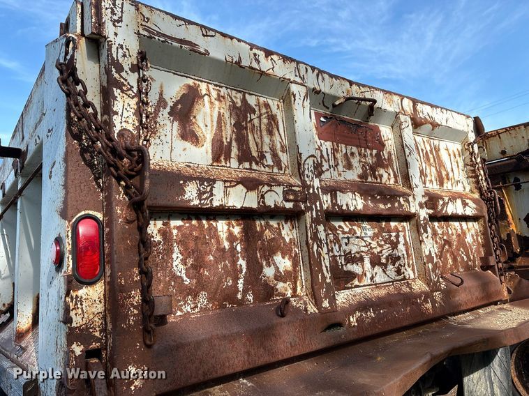 image for item EG8479 2000 International 2554 dump truck