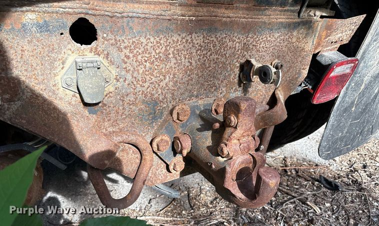 image for item EG8479 2000 International 2554 dump truck