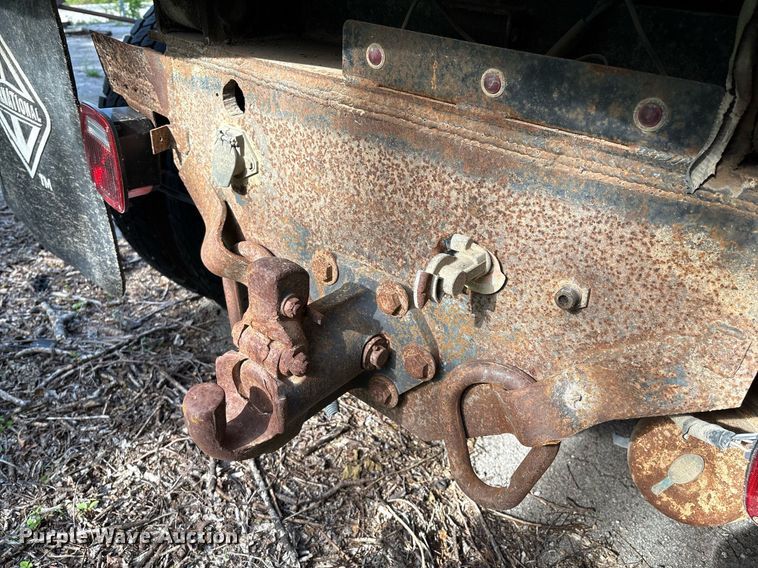 image for item EG8479 2000 International 2554 dump truck