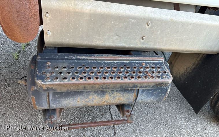 image for item EG8479 2000 International 2554 dump truck