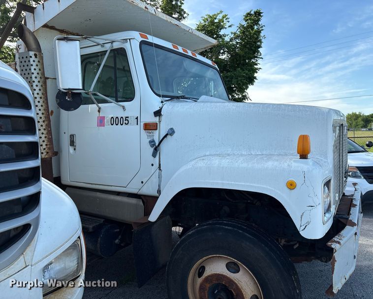 image for item EG8479 2000 International 2554 dump truck