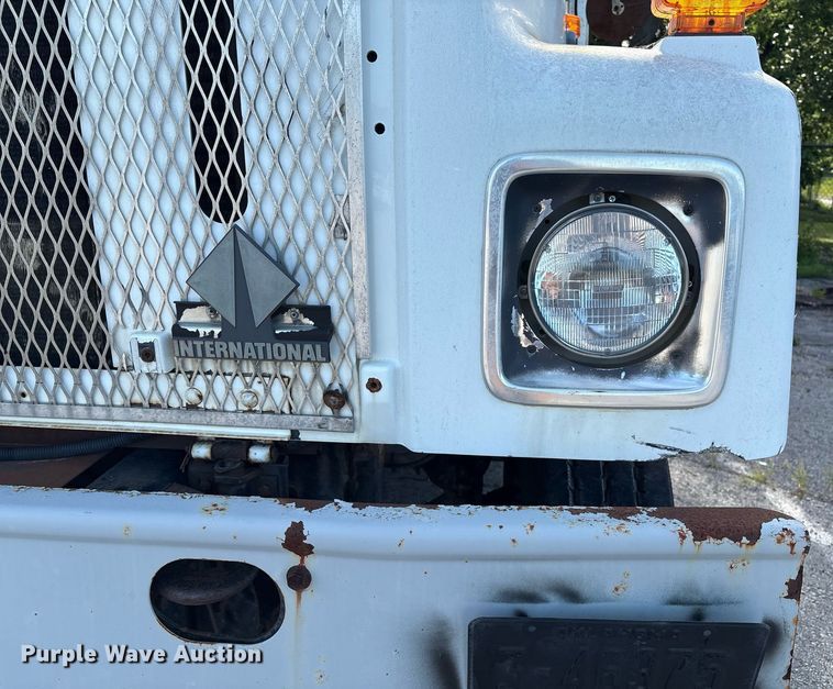 image for item EG8479 2000 International 2554 dump truck