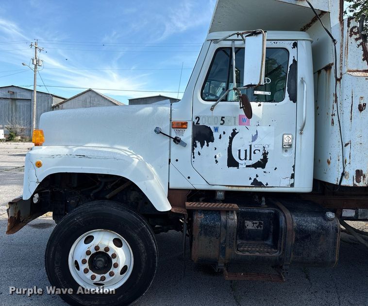 image for item EG8479 2000 International 2554 dump truck