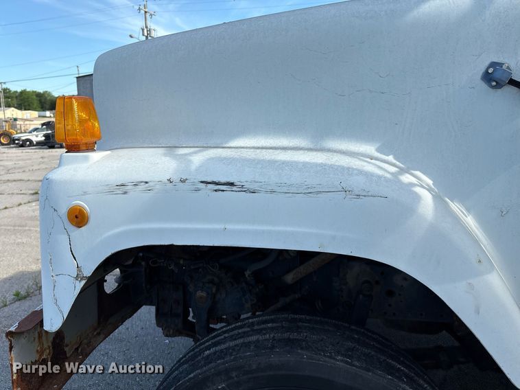 image for item EG8479 2000 International 2554 dump truck