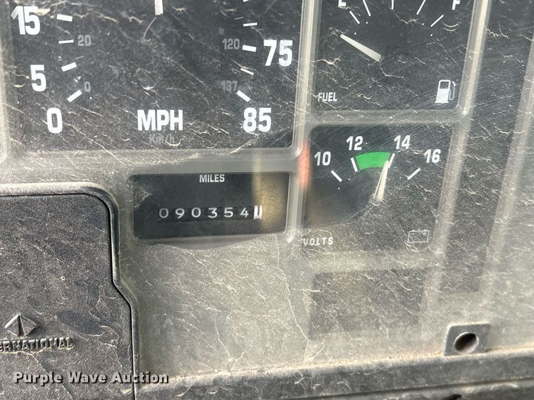 image for item EG8479 2000 International 2554 dump truck