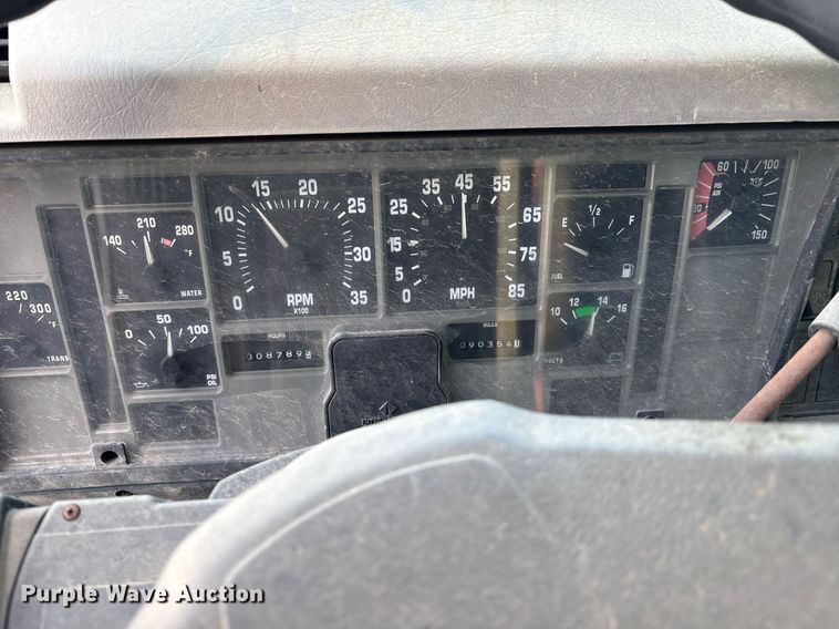 image for item EG8479 2000 International 2554 dump truck